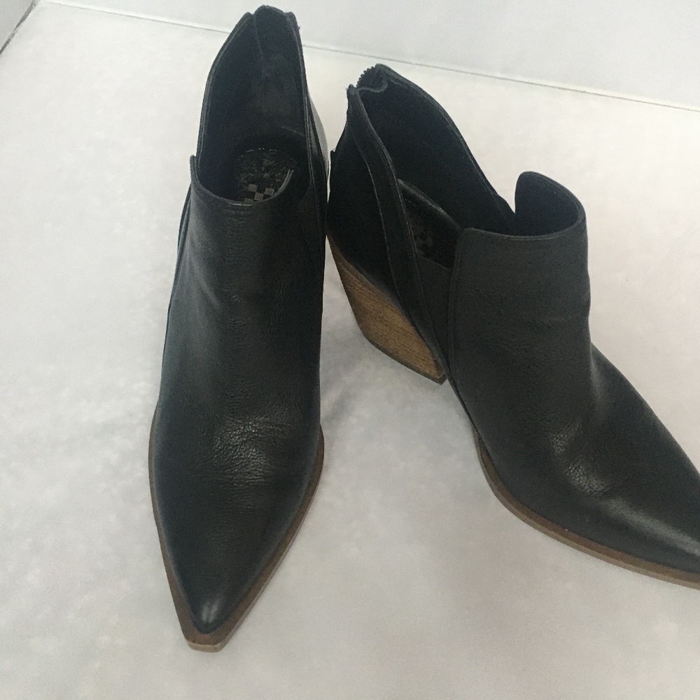 Vince Camuto Women's Gradina Stacked Heel Bootie Ankle Boot, size 8